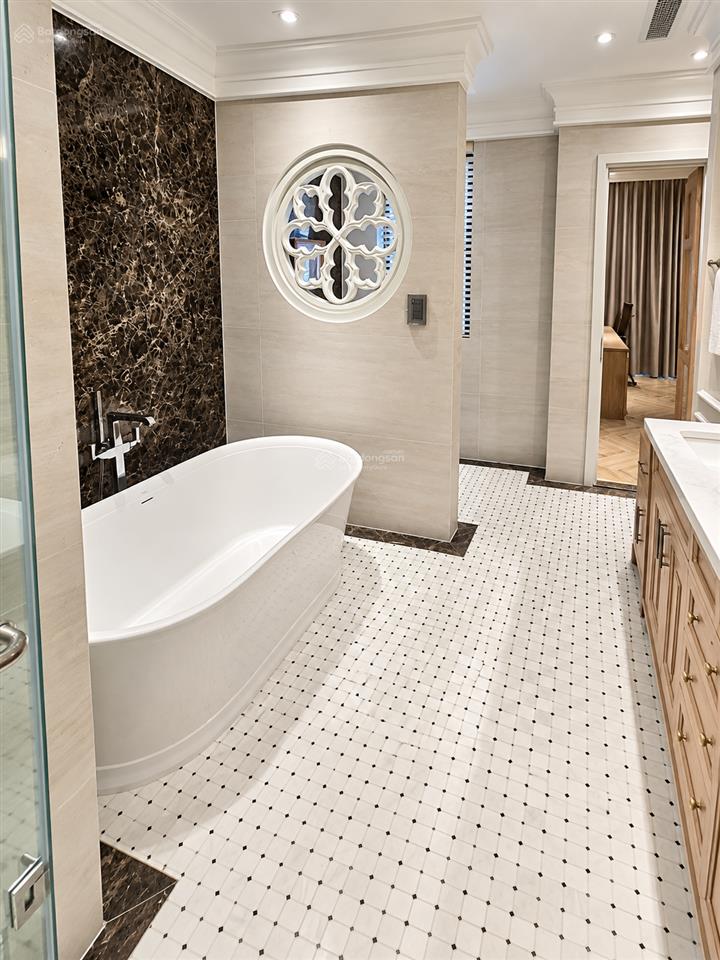 Giảm mạnh 2,5 tỷ  biệt thự kdc ven sông sadeco thang máy, q7, 126m2 giá tốt 21,5 tỷ