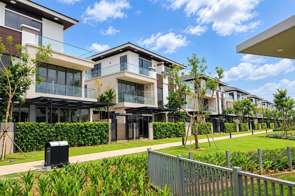 Hàng ngộp biệt thự lavila hiếm có chỉ 11.8 tỷ sổ hồng trao tay