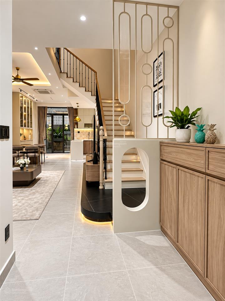 Cần bán gấp lavila nhà bè nhà đẹp 96.8m2 full nội thất sổ hồng sẵn giá chỉ 13 tỷ