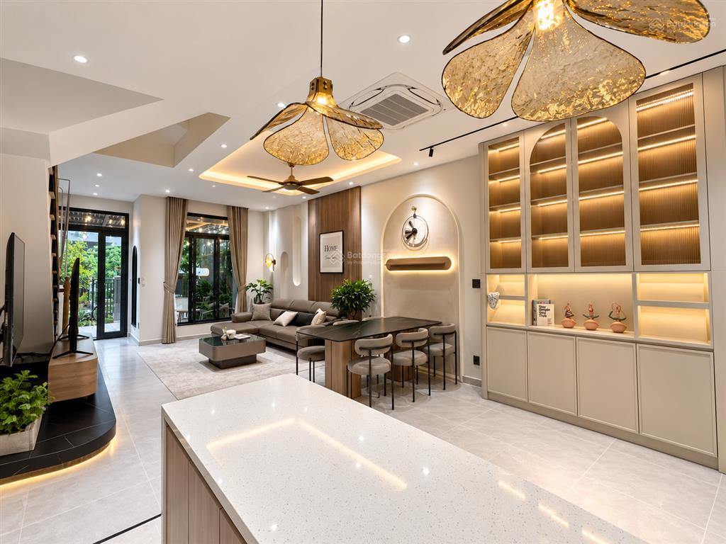 Cần bán gấp lavila nhà bè nhà đẹp 96.8m2 full nội thất sổ hồng sẵn giá chỉ 13 tỷ