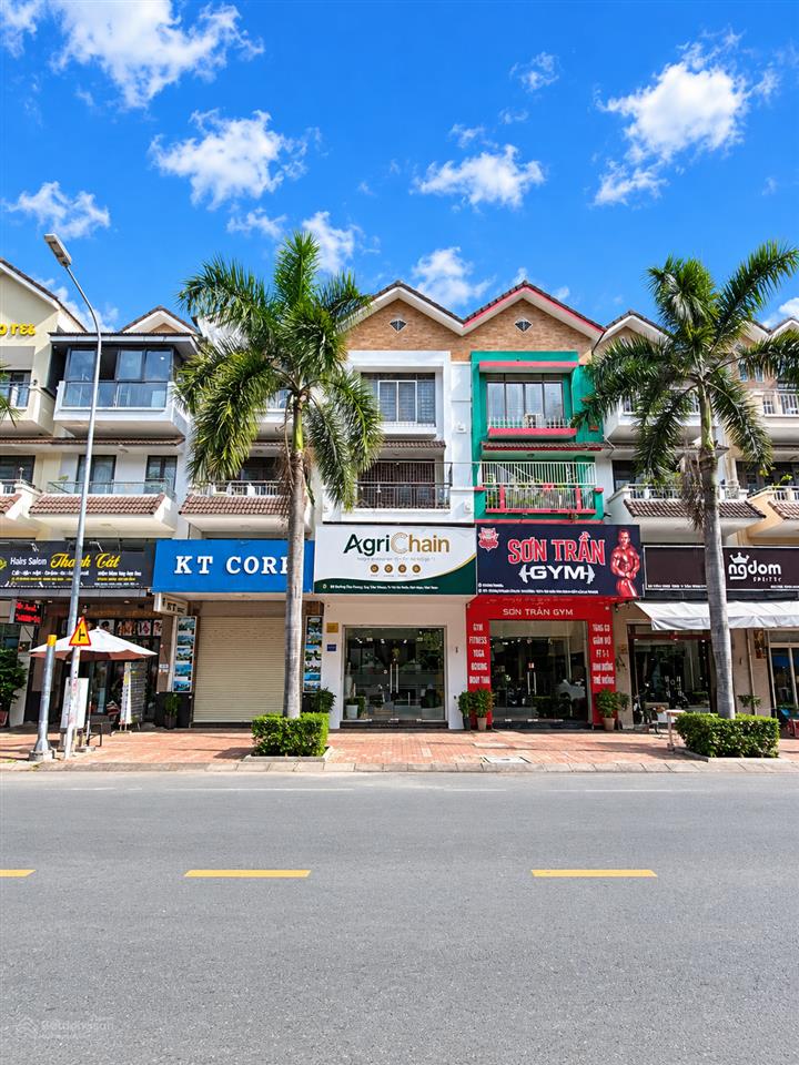 Giảm sốc 3 tỷ! hàng hiếm mt trần trọng cung q7  đối diện vincom  dòng tiền 50tr/tháng  giá 26 tỷ