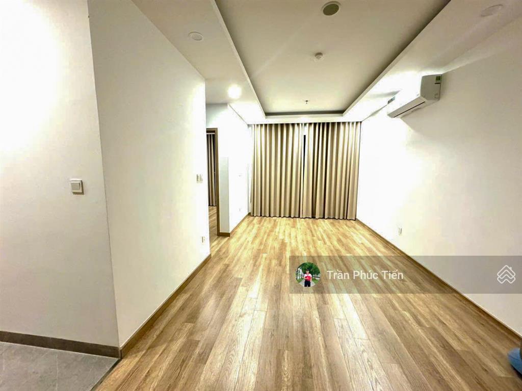 Chính chủ nhượng lại căn hộ 73m2 đồ cơ bản tầng trung view tb, giá 6,050 tỷ thu về.