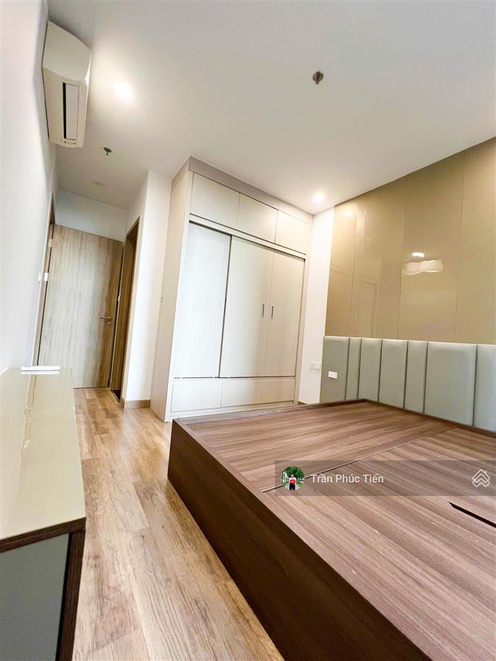 Gia đình cần bán căn 83m2 full đồ tại the wisteria, giá 6,8 tỷ bao sổ  rẻ nhất thị trường.