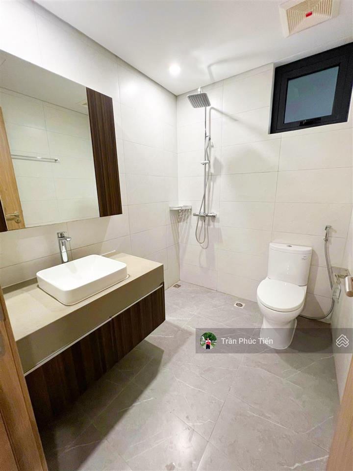 Gia đình cần bán căn 83m2 full đồ tại the wisteria, giá 6,8 tỷ bao sổ  rẻ nhất thị trường.