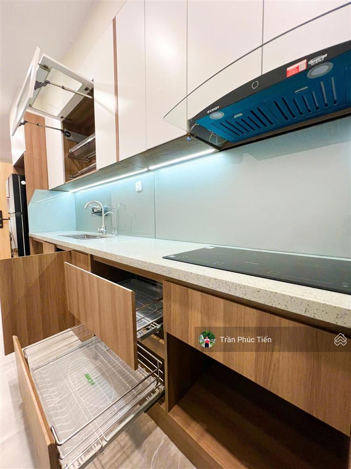 Gia đình cần bán căn 83m2 full đồ tại the wisteria, giá 6,8 tỷ bao sổ  rẻ nhất thị trường.