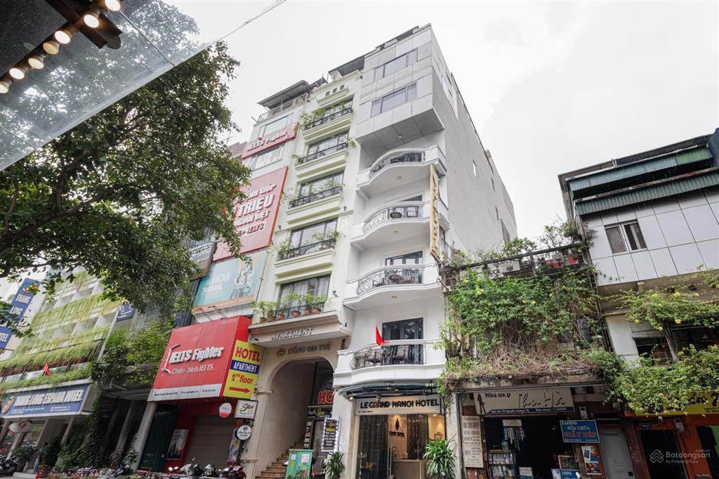 Bán nhà mặt phố hàng mã, hoàn kiếm. dt 60m2 x 5 tầng. kinh doanh sầm uất, vỉa hè rộng, thang máy