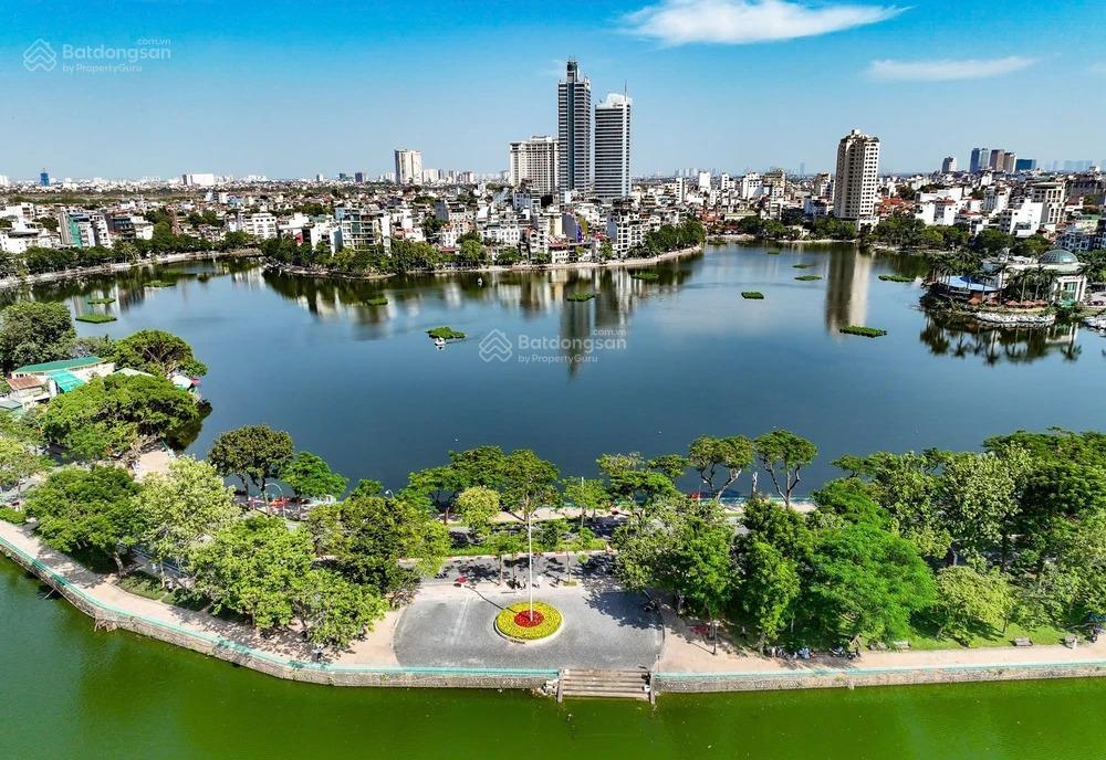 Bán nhà mặt phố trần vũ. dt 55m2 x 5 tầng. view mặt hồ, kinh doanh sầm uất, vỉa hè rộng, vị trí đẹp