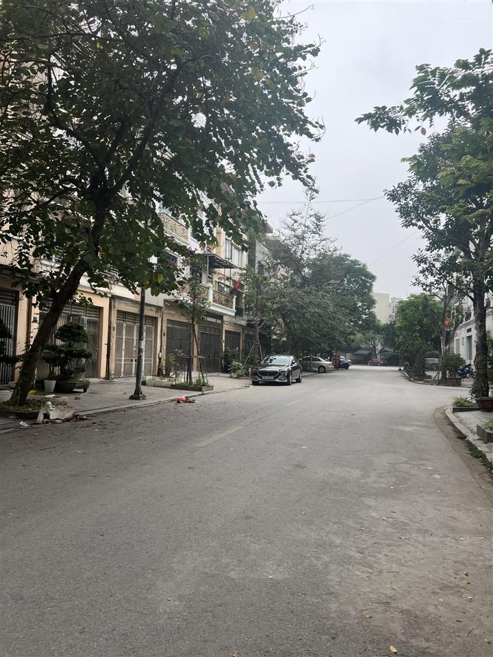 Bán nhà phố võng thị, tây hồ. dt sổ 72m2 x 6 tầng. thang máy, lô góc 2 mặt thoáng, ngõ ô tô tránh