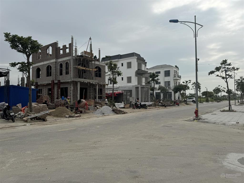 Bán căn shophouse 120m2 giá 7 tỷ, vị trí kinh doanh tốt