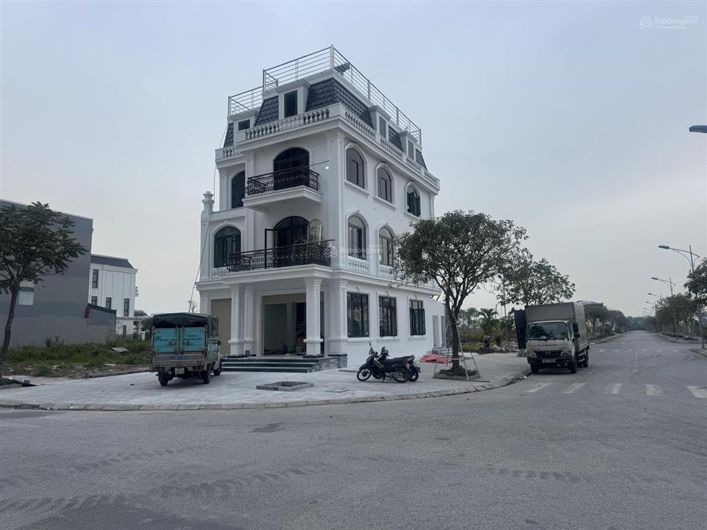 Bán lô biệt thự diện tích 180,240m2 gần 10 toà chung cư và trung tâm thương mại giá 2xtr/m2