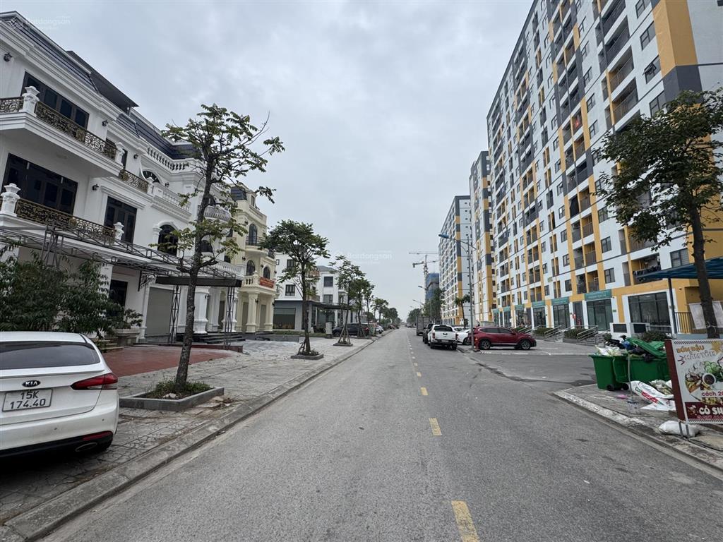 Bán lô biệt thự diện tích 180,240m2 gần 10 toà chung cư và trung tâm thương mại giá 2xtr/m2