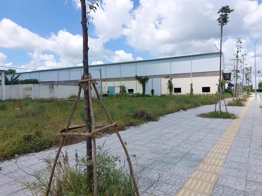 Đất nền mặt tiền đường nguyễn trọng dân  trung tâm tp.gò công