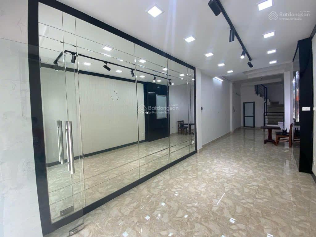 Siêu phẩm nhà mặt tiền hàng bạc  vị trí vàng giữa khu phố cổ hà nội, dt 40m² giá 80 tỷ
