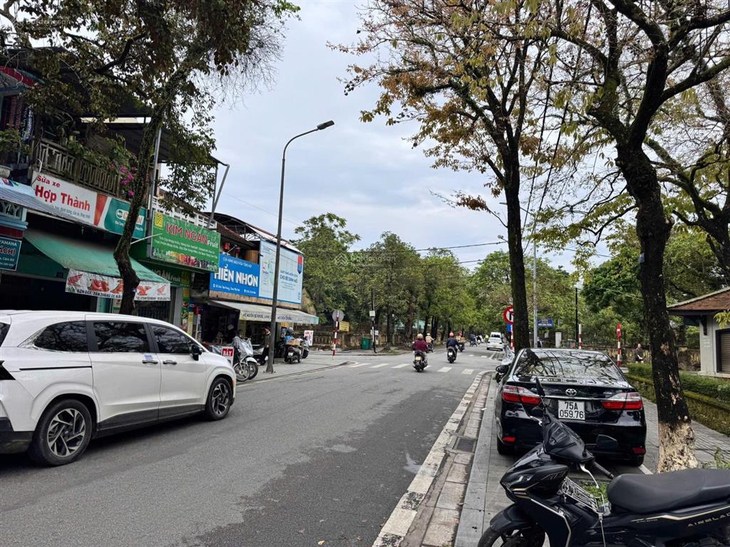 Mặt tiền đinh tiên hoàng  view công viên  chỉ 72 triệu/m