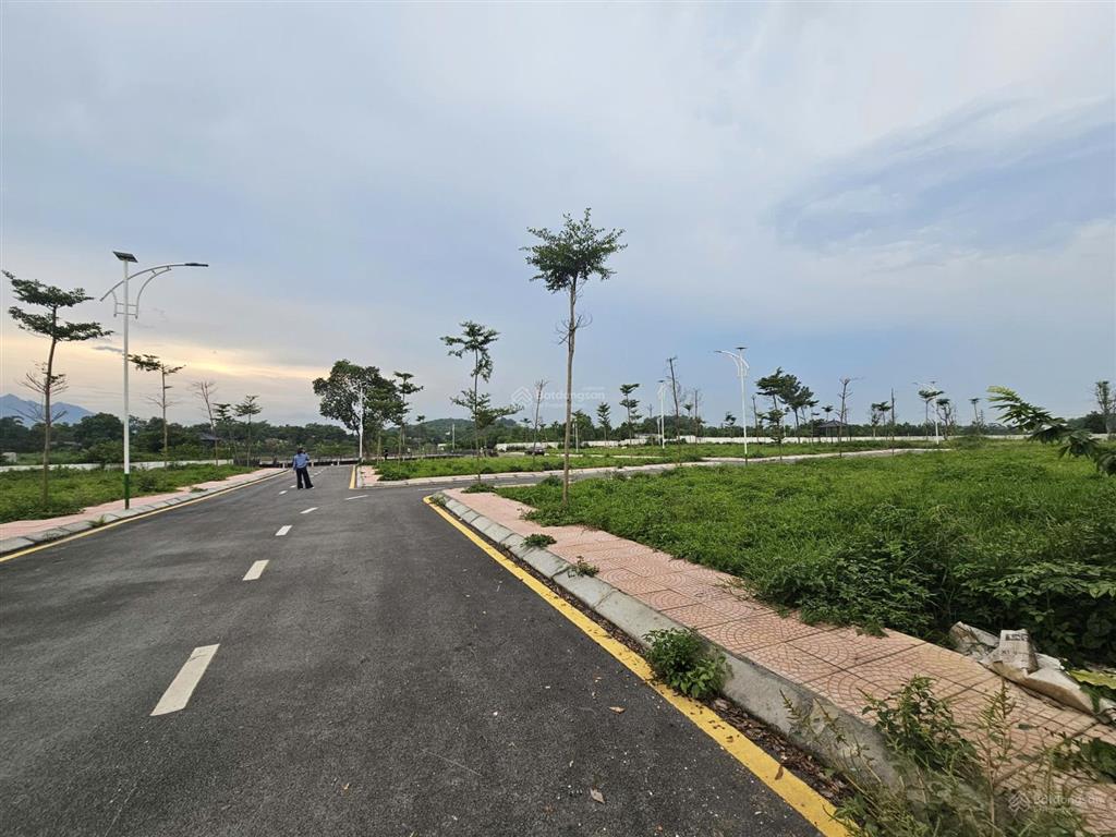 Bán đất hòa lạc, gần làng mít fpt golf silk park, 120m2, mt 8.8m, 2 mặt tiền cực đẹp