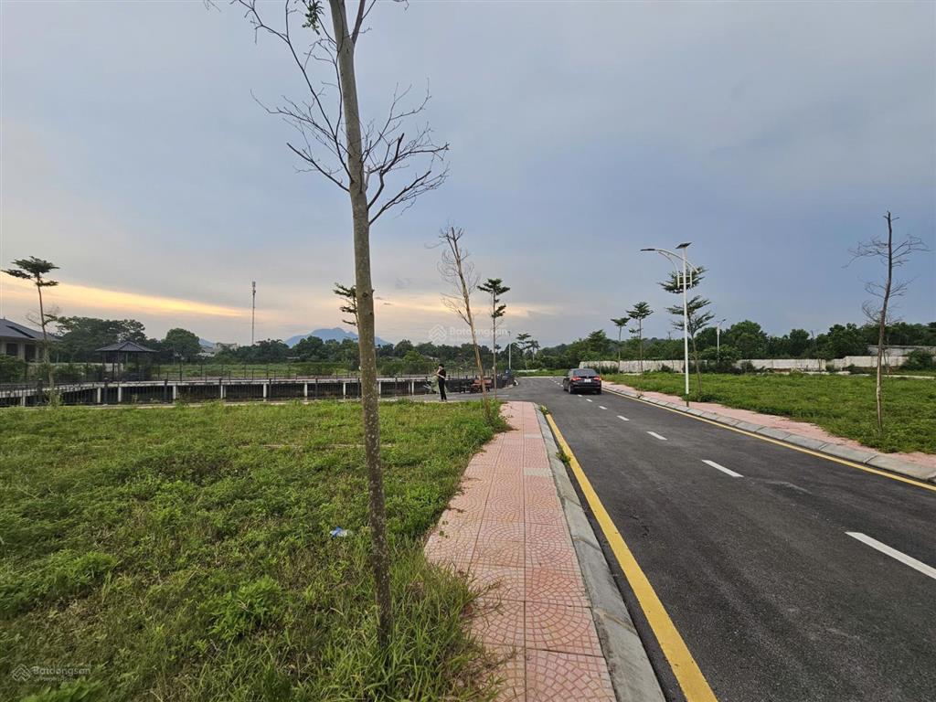 Bán đất hòa lạc, gần làng mít fpt golf silk park, 120m2, mt 8.8m, 2 mặt tiền cực đẹp