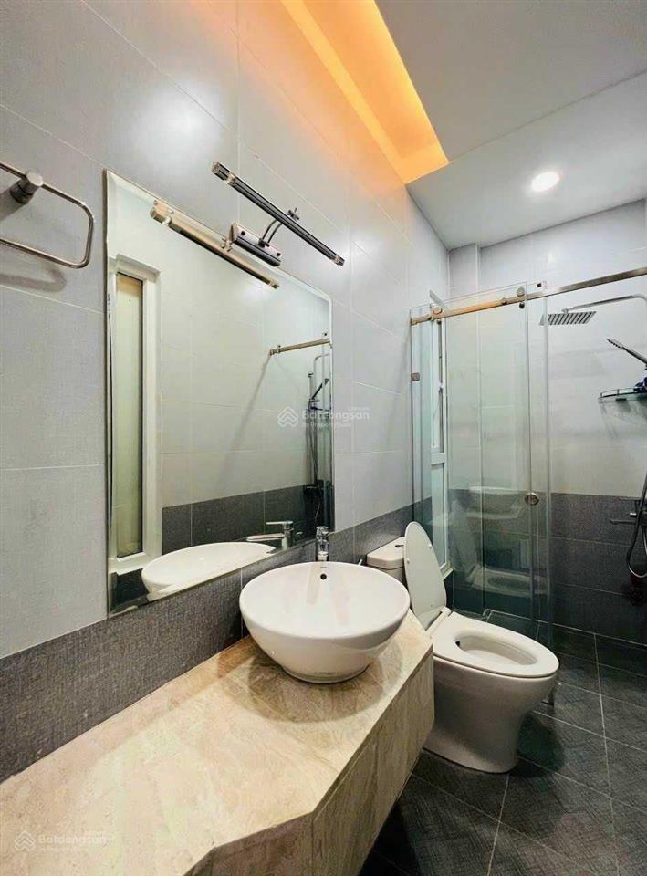 Chính chủ cho thuê nhà mt 96a phan xích long, p. 3, q. bình thạnh. diện tích 5x18m (dtsd 360m2)