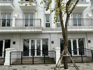 Chủ đầu tư bán căn liền kề ban trắng hướng đông nam đẹp nhất dự án