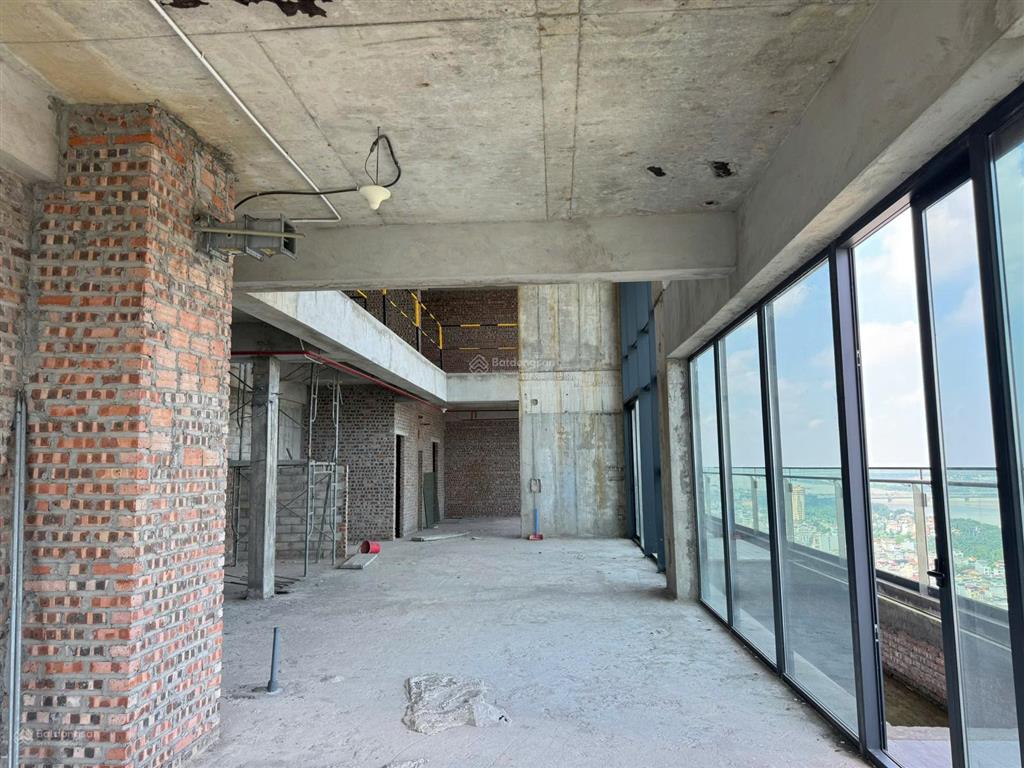 Suất ngoại giao penthouse sân vườn tòa le parc place. sân vườn 250m2, tặng 3 slot ô tô giá 69tr/m2