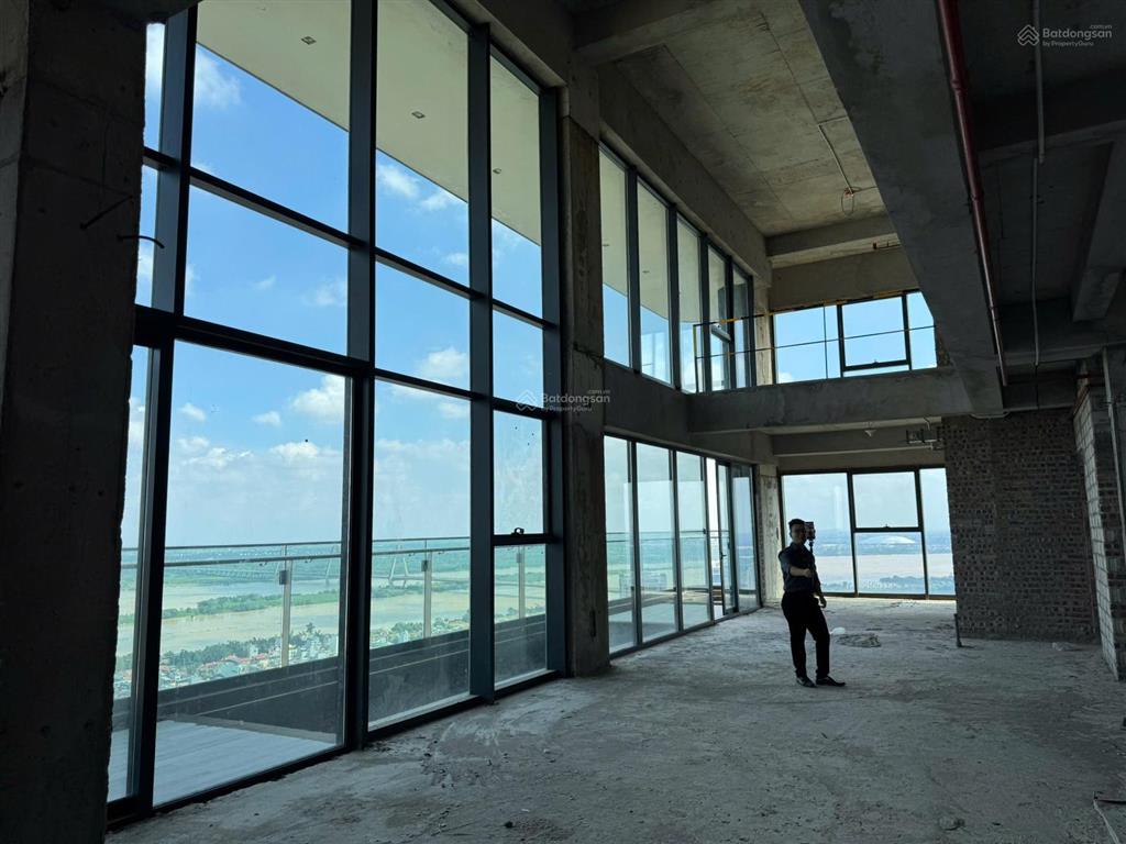 Suất ngoại giao penthouse sân vườn tòa le parc place. sân vườn 250m2, tặng 3 slot ô tô giá 69tr/m2