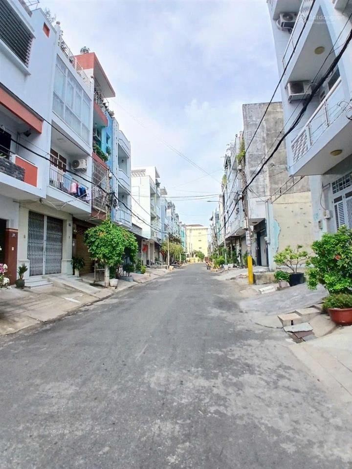 Tụt dốc! giá giảm chỉ còn 11,5 tỷ nhà mt đường số 42, p. bình phú (4x18) 4 tầng đẹp, 4 phòng ngủ