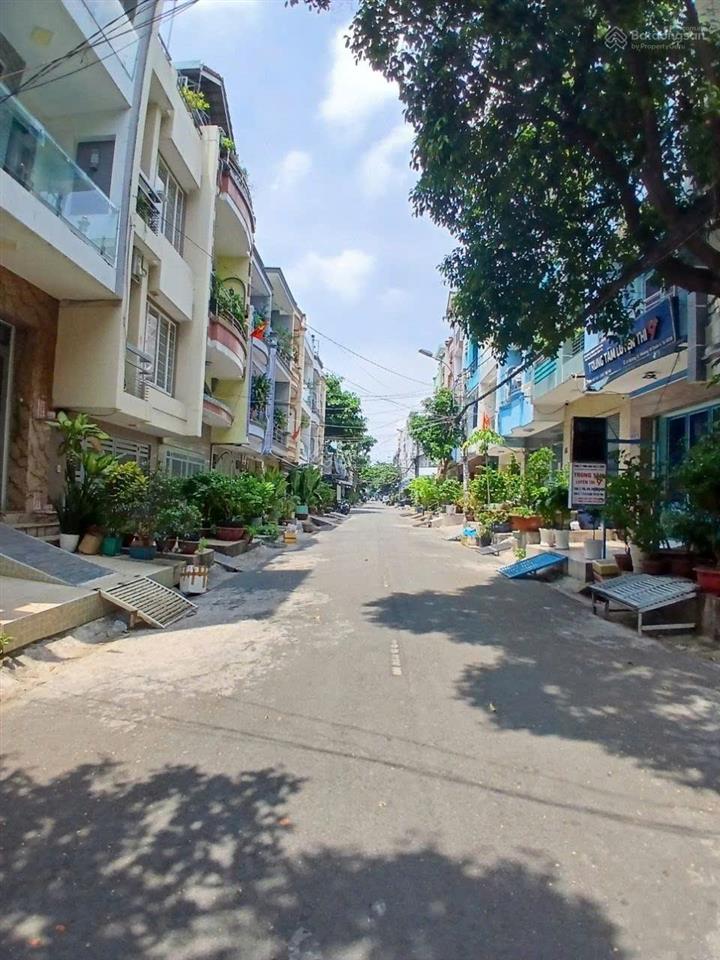 Nhà bán 72m2 ở đương số 21, p. bình phú (4x18) 4 tầng. chỉ 10,7 tỷ
