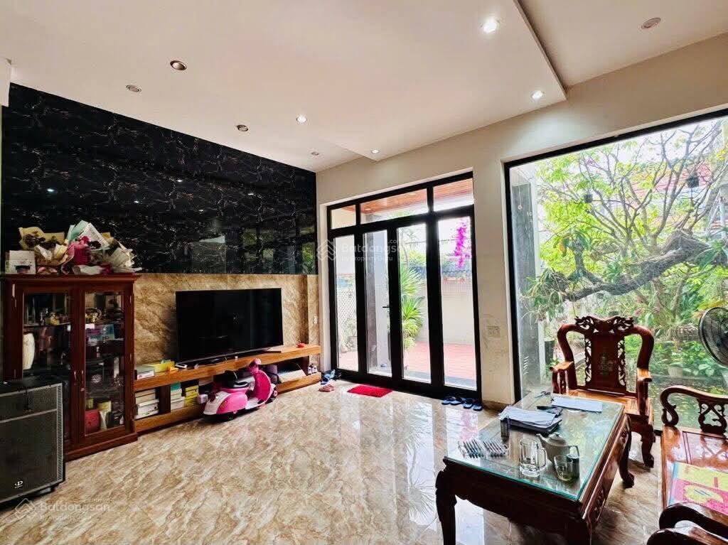 Bán nhà đẹp phạm bá nguyên, tp huế  dt 188m²  4pn  nhà mới, full nội thất gía 4,65 tỷ