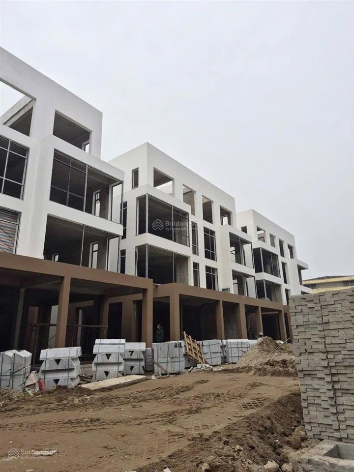 Bán cắt lỗ căn biệt thự nội đô tại số 6 ngõ 61 lạc trung. biệt thự hiếm có vùng lõi  giá 296tr/m2