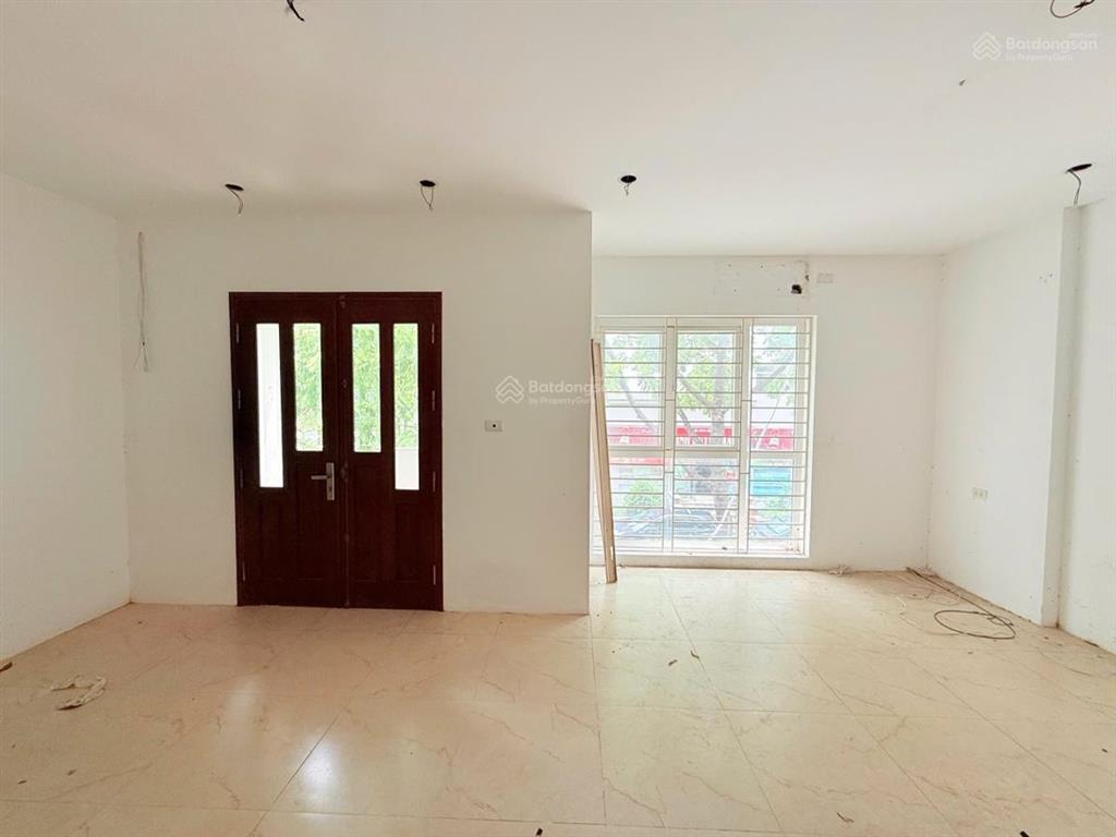 Bán gấp liền kề cầu giấy giá 264tr/m2. tiện ở làm vp, trung tâm giáo dục, spa, phòng khám