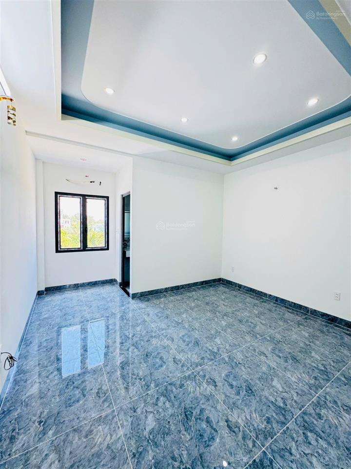 Nhà mới 4 tầng bên cạnh đại học tài chính market lã xuân oai chỉ 6.x tỷ