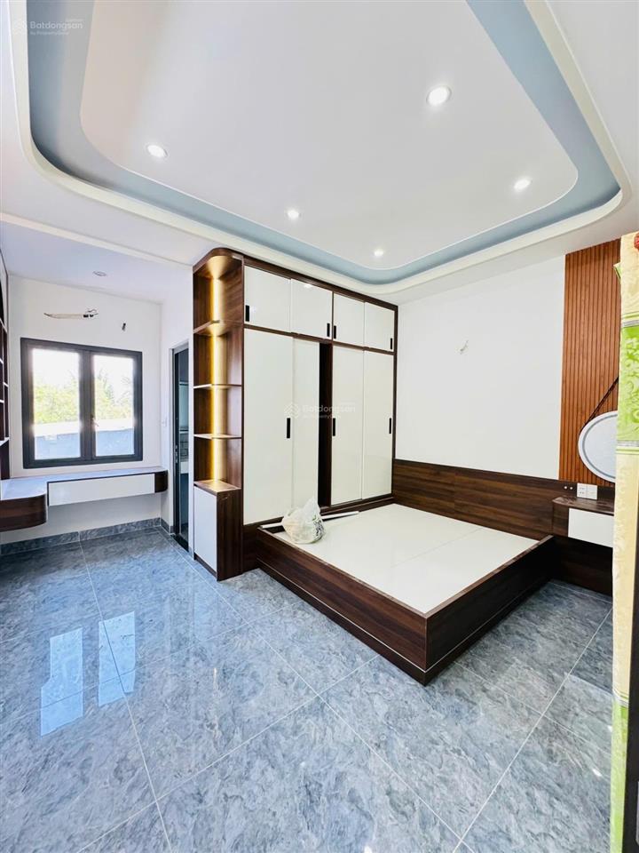 Nhà mới 4 tầng bên cạnh đại học tài chính market lã xuân oai chỉ 6.x tỷ