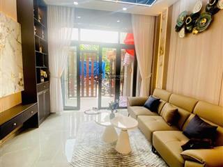 Nhà mới long trường  3 tầng  đường 8m  full nội thất 5.7 tỷ. hoàn công đủ