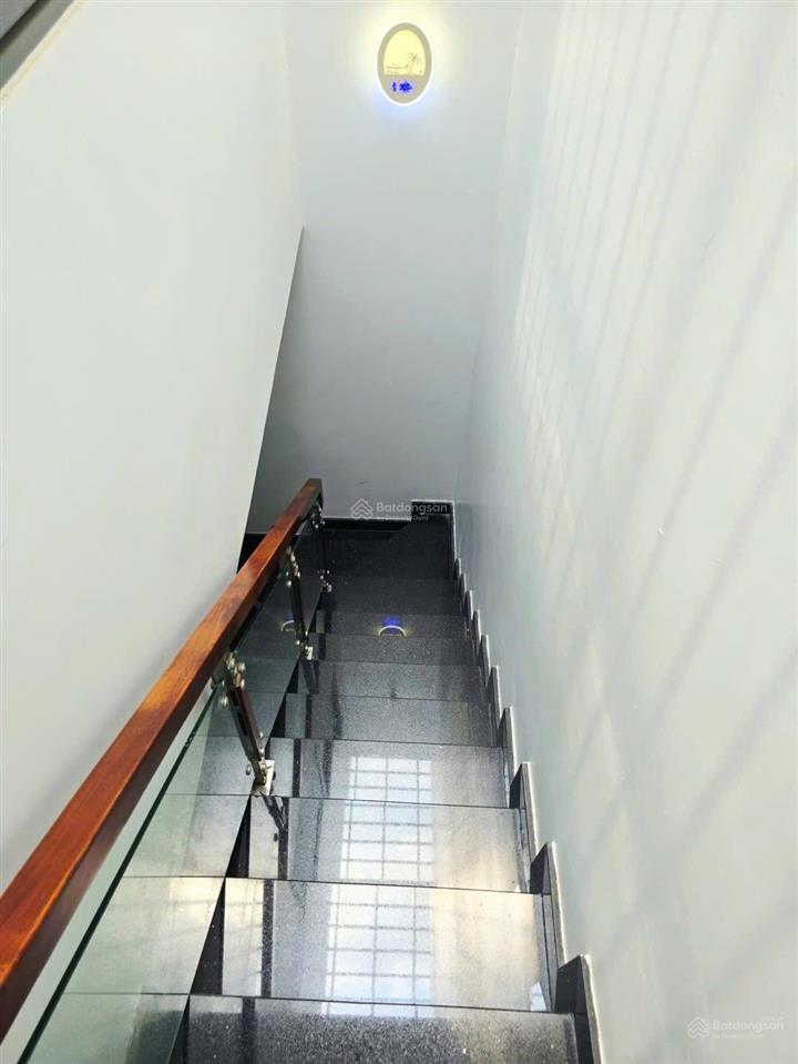 Nhà phố 55m 2 tầng ngang 4,6m gần khu đô thị đông tăng long, sổ riêng hoàn công đủ 3,35 tỷ