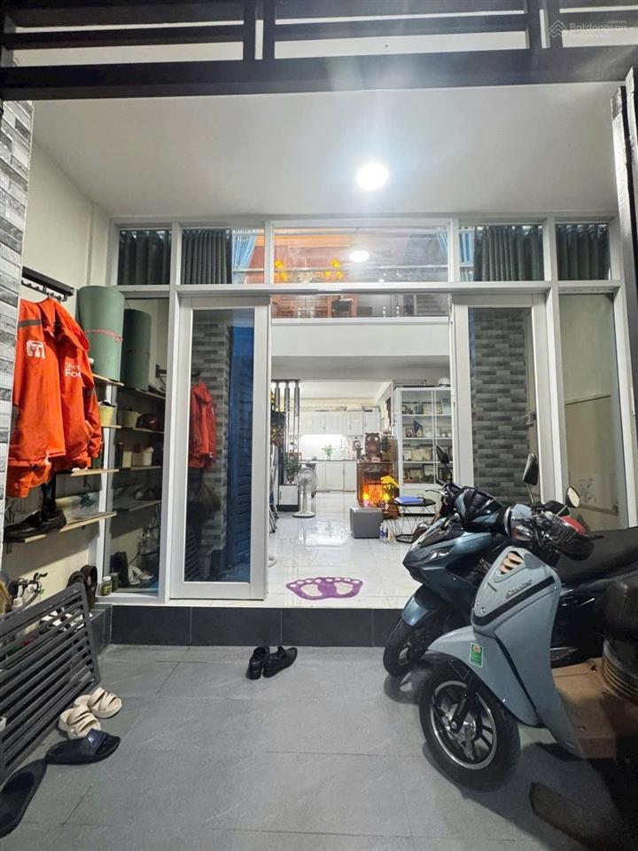 Nhà 3 tầng gần mt đ.359, phước long b kết cấu 1 trệt, 1 lửng, 1 lầu  3pn, 2wc 4,4 tỷ