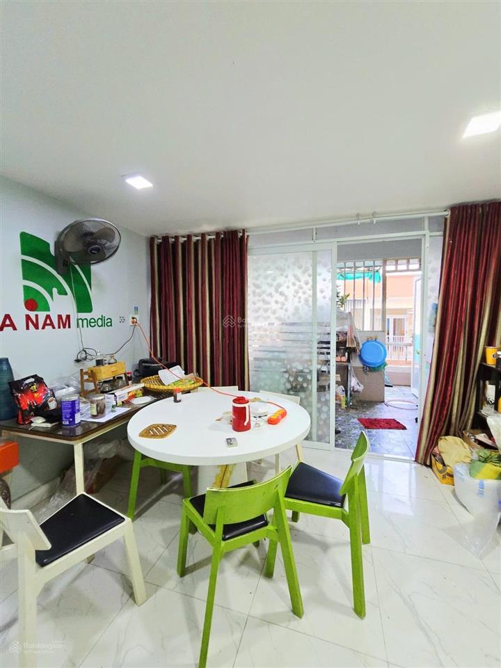 Nhà phố 4 tầng hoàn công đủ ô tô ngủ trong nhà, 3 pn giá 6,2 tỷ