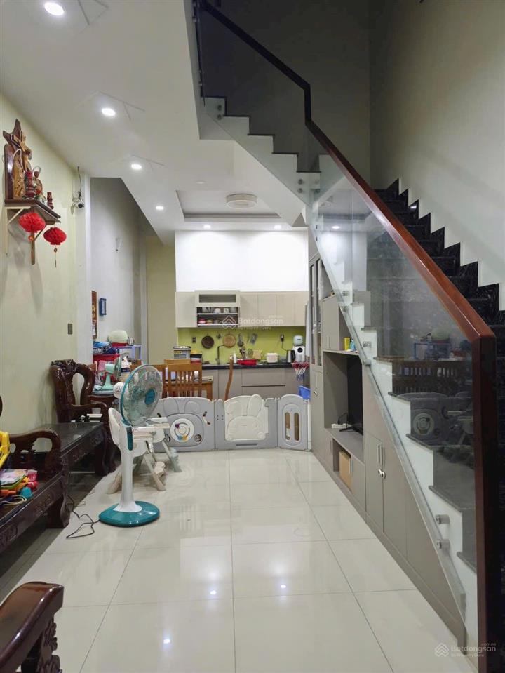 Nhà 3 tầng long phước   đường xe hơi tới nhà  giá chỉ 3,6 tỷ còn thương lượng