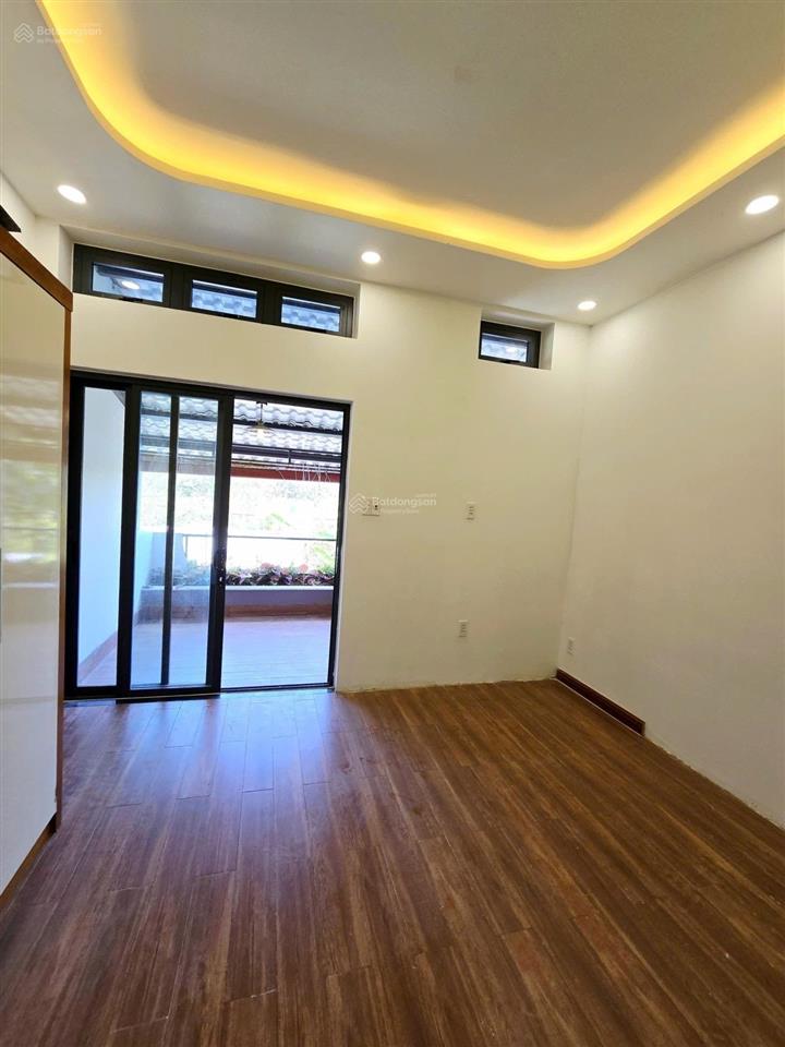 Chỉ 4,1 tỷ sở hữu nhà phố 2 tầng 3pn đường 8m, long trường