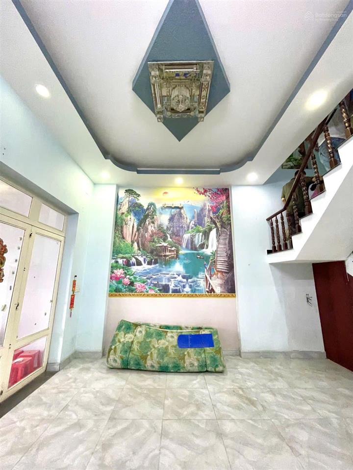 Nhà phố phú hữu giáp quận 2, xe hơi ngủ trong sân 80m dt sàn 176m ngang 5,2m, chỉ 6,5 tỷ