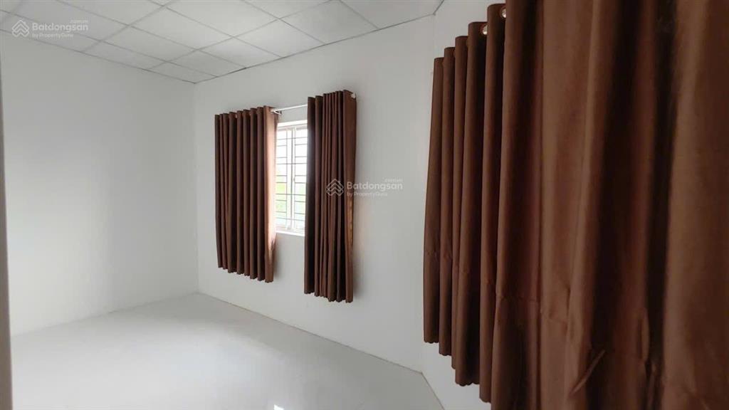 Chỉ 3,9 tỷ sở hữu nhà góc 2 mặt tiền đường xe hơi, dt đất 61m2 sàn 116m2 sổ hồng hoàn công
