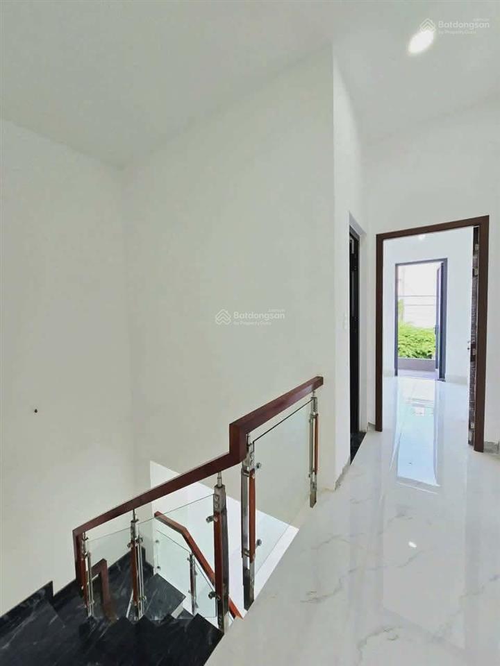 Chỉ 3,55 tỷ sở hữu nhà phố 2 tầng hoàn công đủ đường ô tô 10m có vỉa hè,