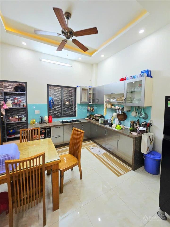 Nhà phố 4 tầng hoàn công đủ  đường ô tô 8m  gần vòng xoay phú hữu, phường phú hữu