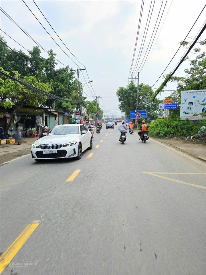 Nhà phố 4 tầng hoàn công đủ  đường ô tô 8m  gần vòng xoay phú hữu, phường phú hữu
