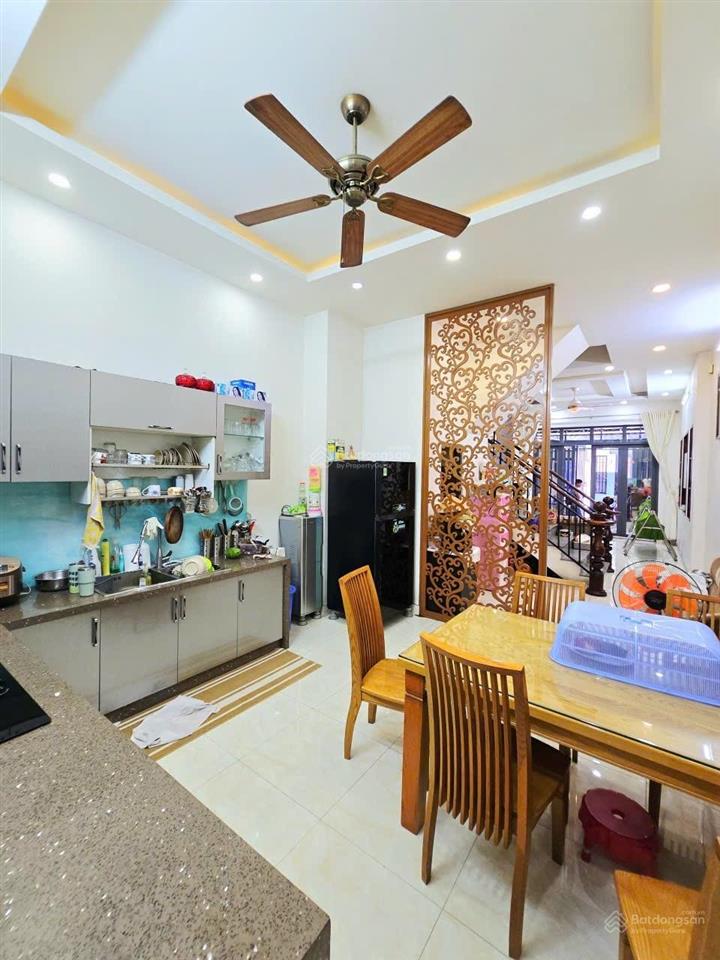 Nhà phố 4 tầng hoàn công đủ  đường ô tô 8m  gần vòng xoay phú hữu, phường phú hữu
