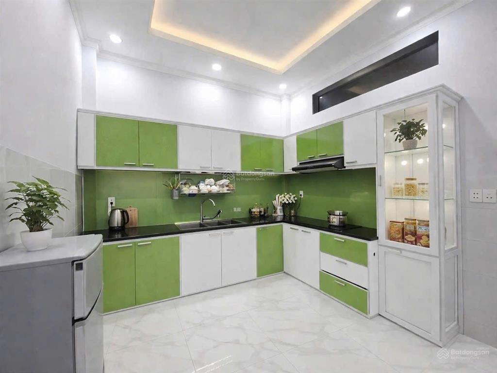 Nhà 4 tầng lã xuân oai hẻm xe hơi tránh nhau rộng 6m. 4 phòng ngủ