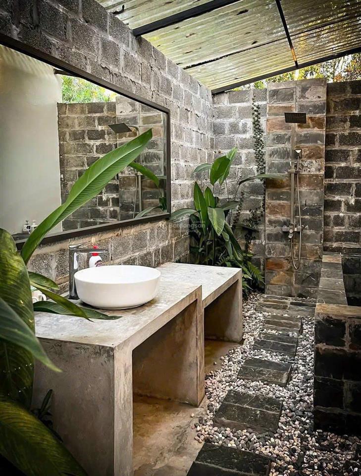 Cần sang nhượng khu nghỉ dưỡng đang kinh doanh tốt view đẹp, doanh thu ổn định