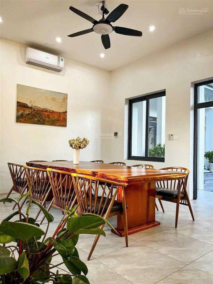 Cần sang nhượng khu nghỉ dưỡng đang kinh doanh tốt view đẹp, doanh thu ổn định