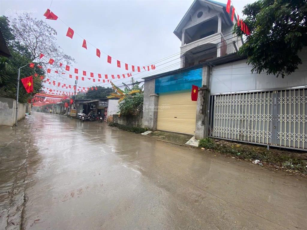Chính chủ gửi bán lô đất trục chính kinh doanh 
vị trí chợ cá, xuân mai, 100m2 full thổ