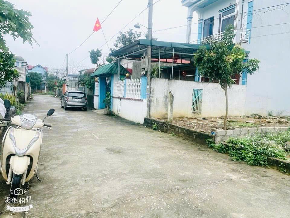 Bán 120m² đất tái định cư vị trí cực đẹp, ngay cạnh sân golf sky lake, 300 m ra đường hcm