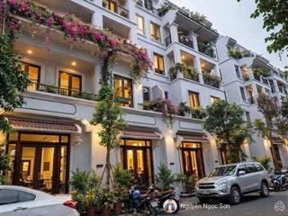 Bán gấp căn ad  63m2  18 tỷ bao phí  giá tốt nhất thị trường