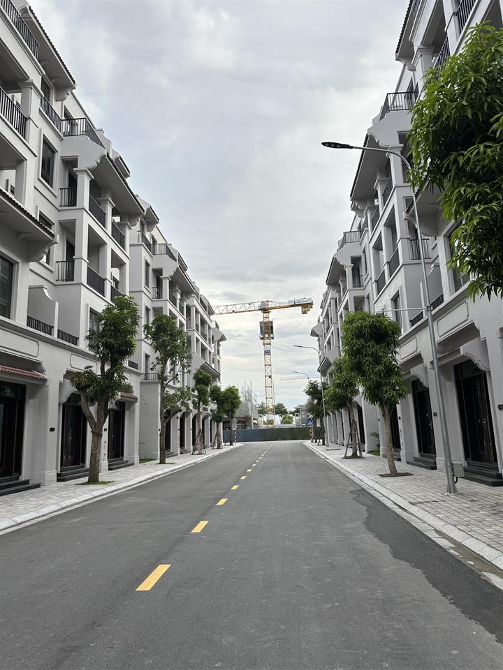 Cần bán liền kề xẻ khe vđ5  90m2  hướng đông nam  26 tỷ bao phí  sát tmdv, gần chung cư